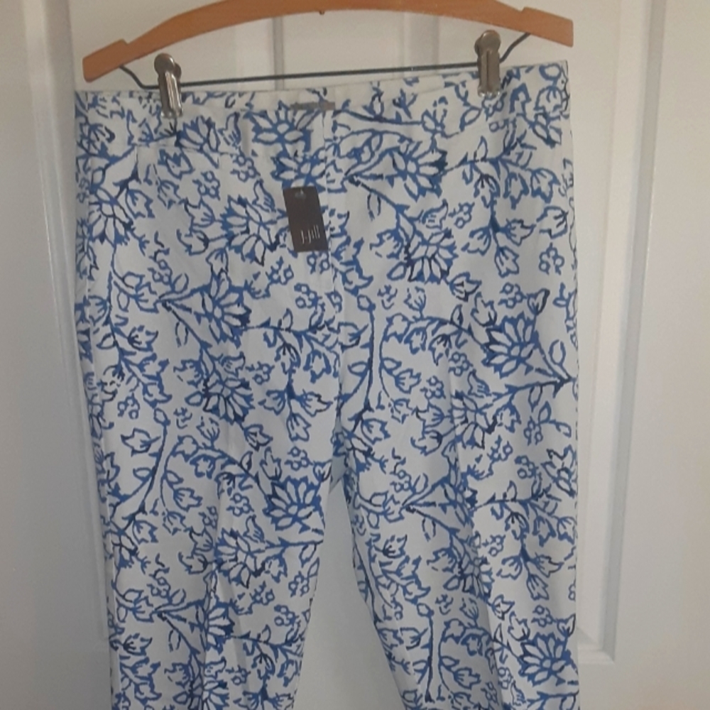 Womens Capris NWT
